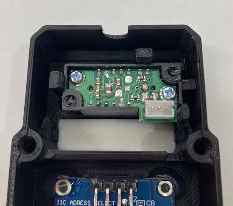 Sensor installed flush in the trainer casing