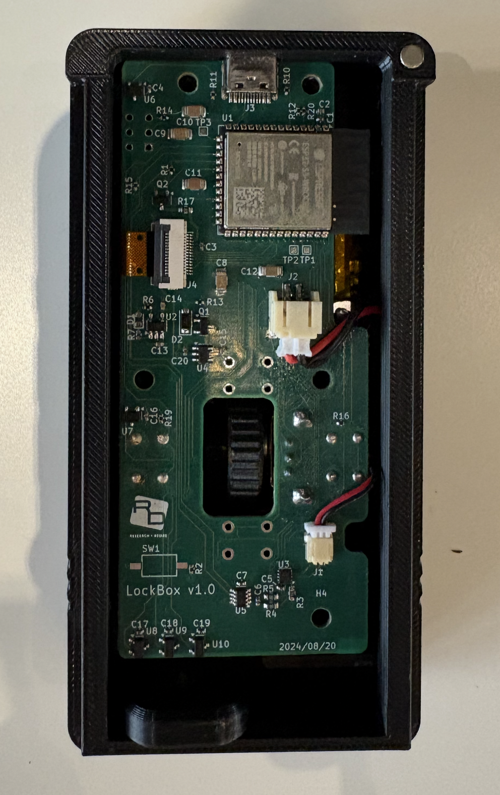 Screen, battery, and motor cables connected