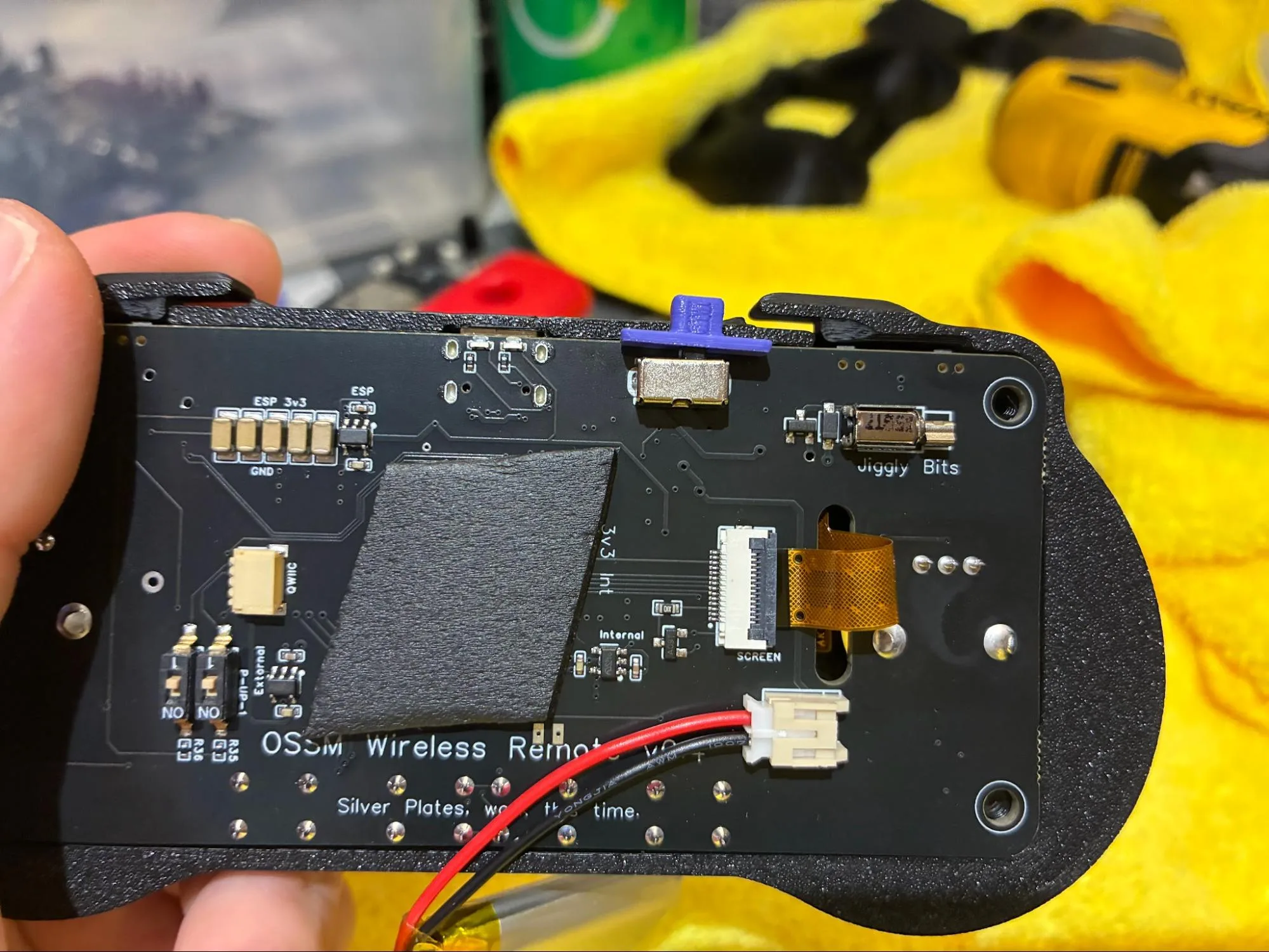 Screen ribbon inserted into the RADR PCB connector